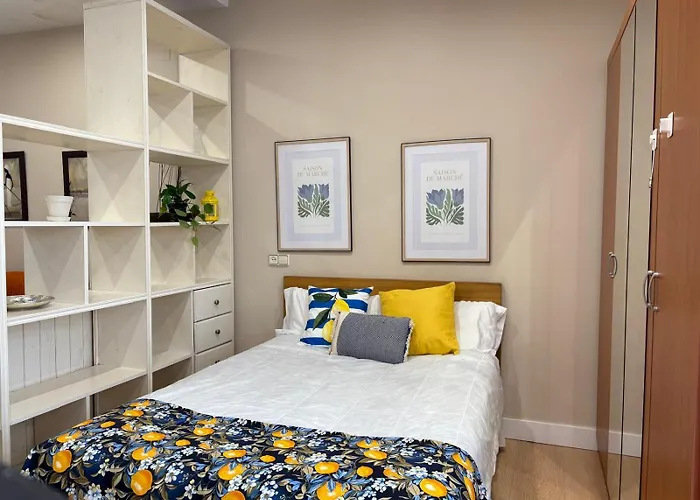 La Camara Del Ayuntamiento De Apartment Oviédo